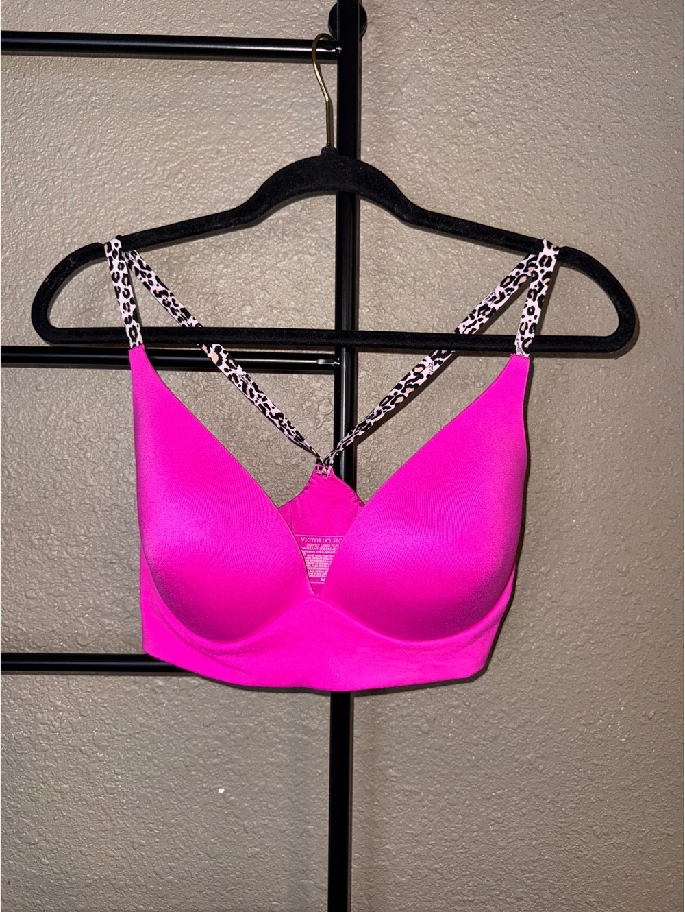 Victoria's Secret Lightly Lined Plunge Bra 34DD with Pink and Leopard Print Strs